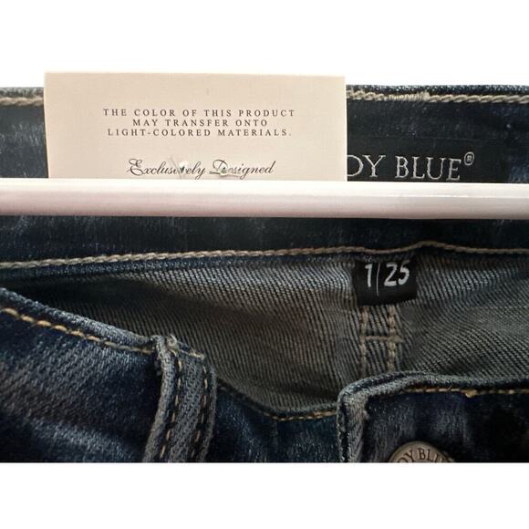 BNWT Judy Blue Elize mid rise flare distressed medium wash - Picture 2 of 5